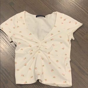 brandy melville flower tee in perfect condition